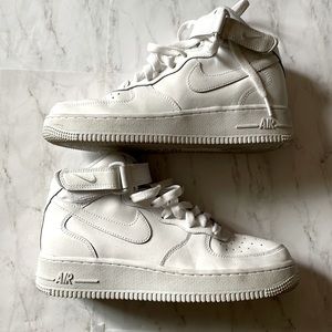 Air Force 1 Mid Sneakers